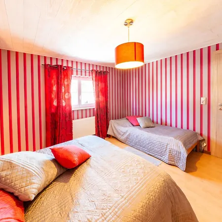 Villa In The Coo Region With Relaxation Area, Cleaning Included