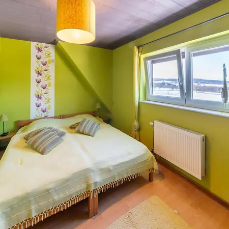 Villa In The Coo Region With Relaxation Area, Cleaning Included *