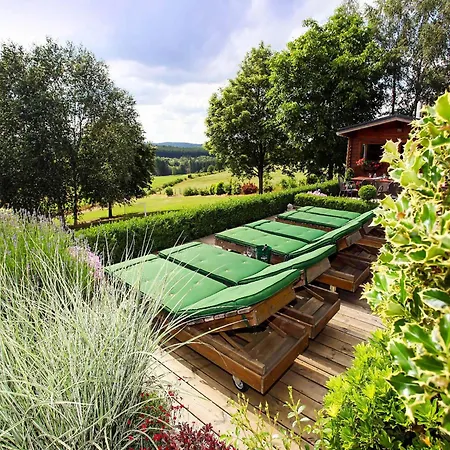 Villa In The Coo Region With Relaxation Area, Cleaning Included